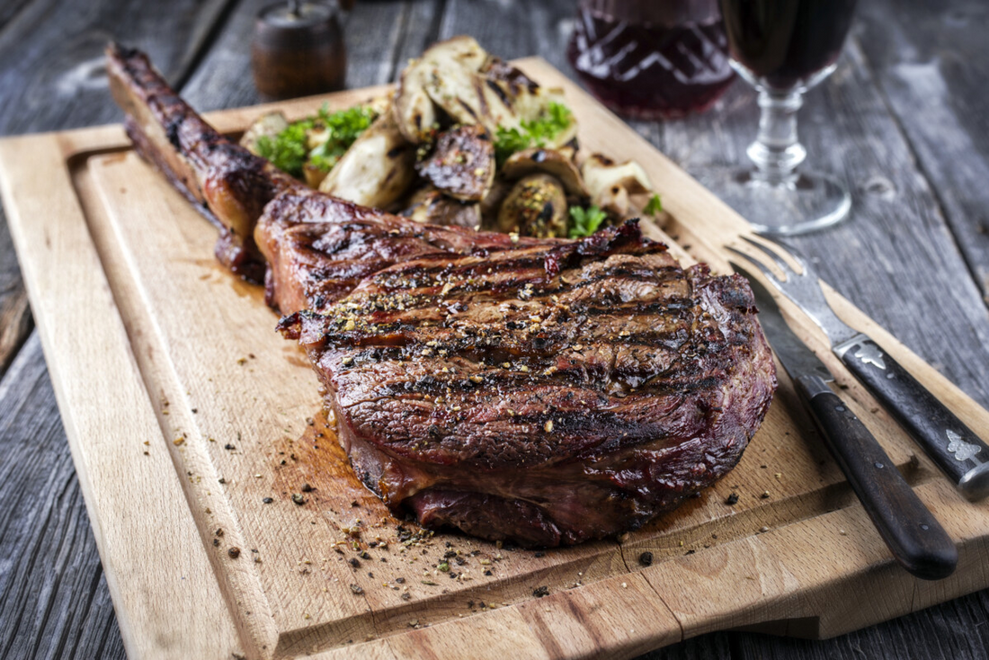 CHIPOTLE HONIG RUB TOMAHAWK STEAK