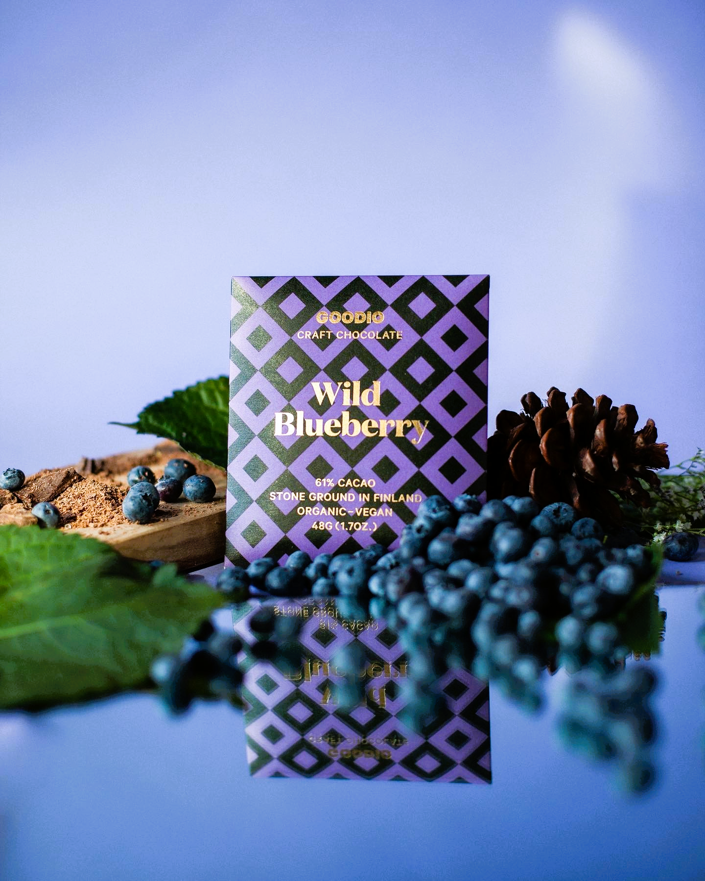 Wild Blueberry 61% - Handgemachte Vegane Bio Schokolade - Goodio Chocolate Finnland - 48g
