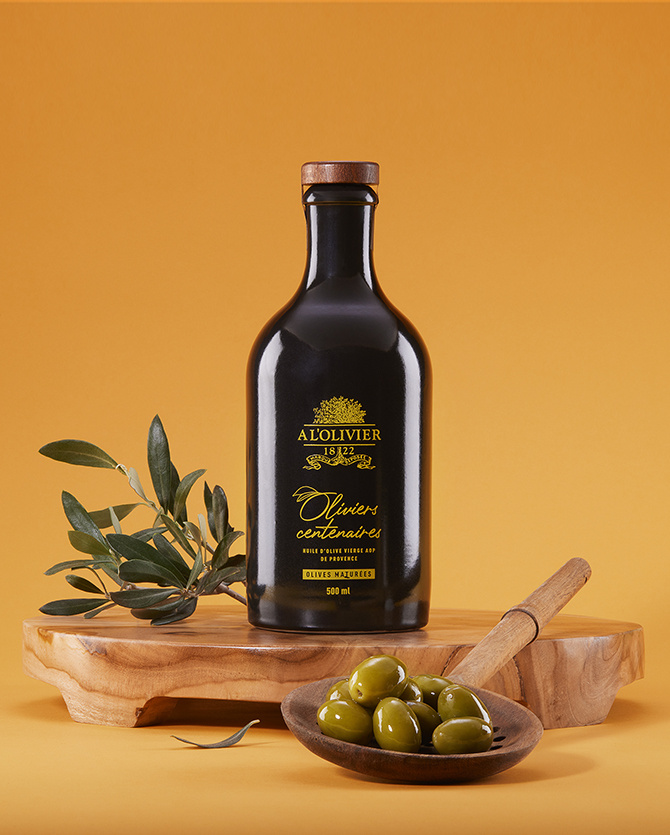 AOP Olivenöl von Jahrhunderten alten Bäumen aus der Provence in der Geschenks Verpackung von A l'Olivier - 500ml
