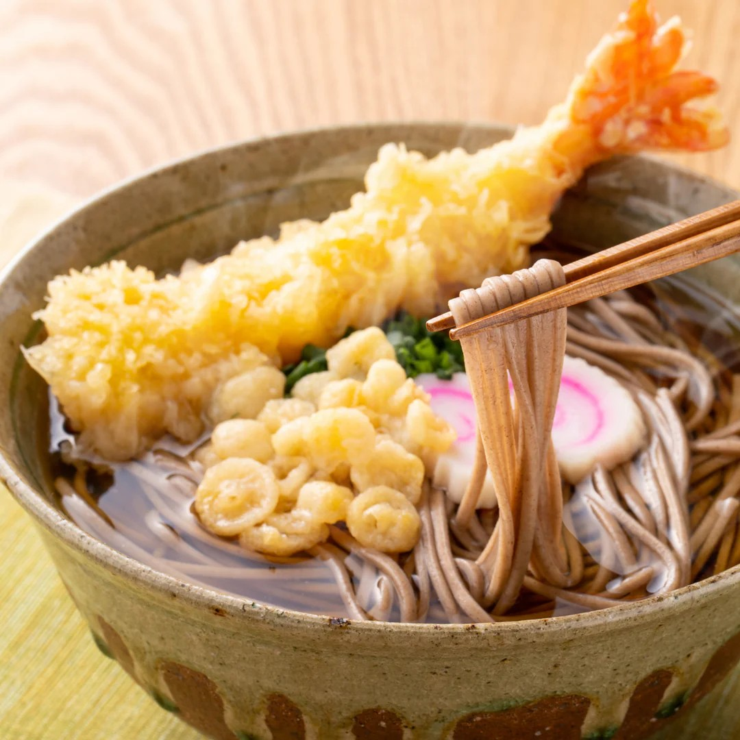 Ramensuppe mit Shrimp Tempura und Bio Soba Nudeln  Hakubaku
