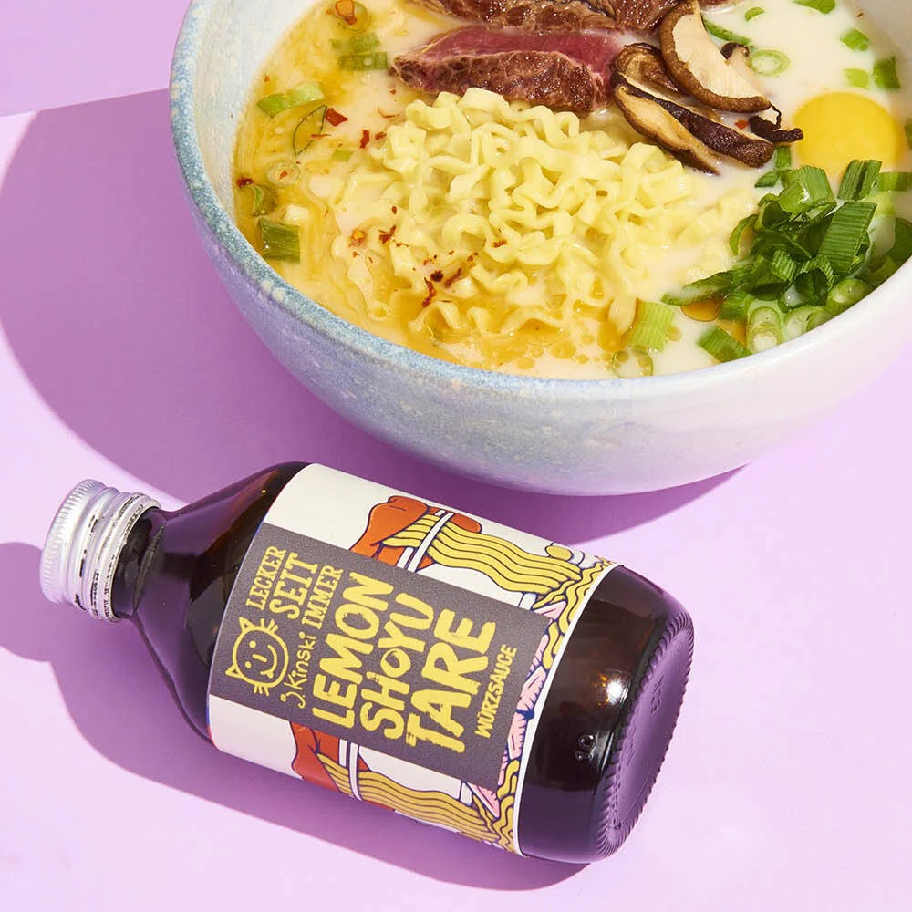 J.Kinski Lemon Shoyu Tare Würzsauce – asiatische Würze mit Zitrone, perfekt für Ramen und Bowls.