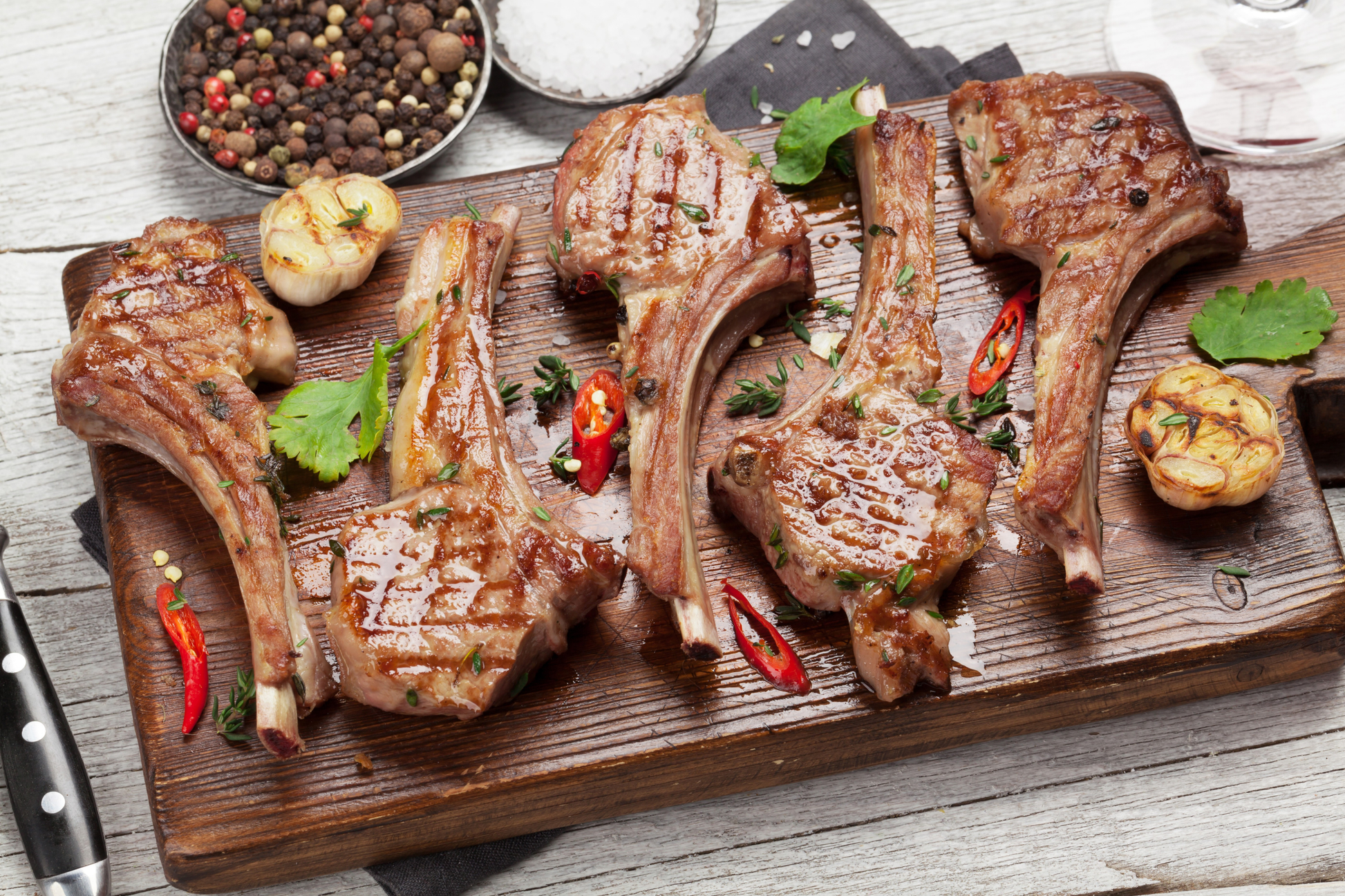 Gegrillte Lamm Chops mit Kräutern